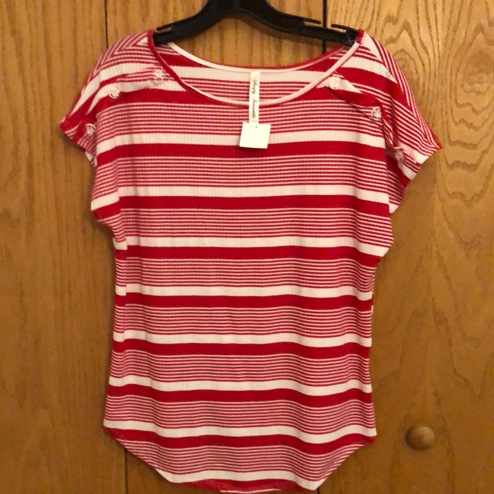 🆕 Simply Irresistible Red & White Top - Size Medium